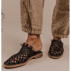 Free People Women's Black Mirage‎ Mules Woven Leather Slip On Boho Size 38